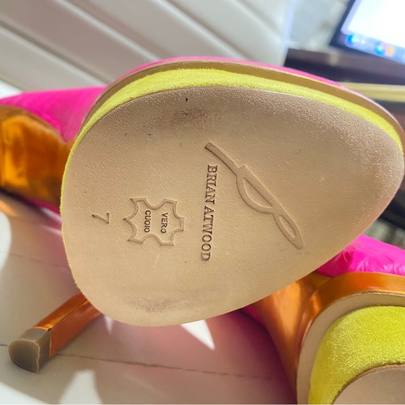 B Brian Atwood Fontaine pump - snakeskin / suede barbie pink * NEW * size 7 - Picture 6 of 6